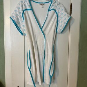 Vintage White and Blue Short Sleeve Robe
